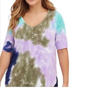 Nwt Torrid size 2 super soft Tiedye tunic Henley
